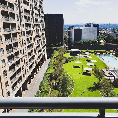 Westpoint Sandton Apartments Йоханесбург Екстериор снимка